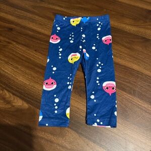 ✨2/$6✨ Baby girl baby shark leggings